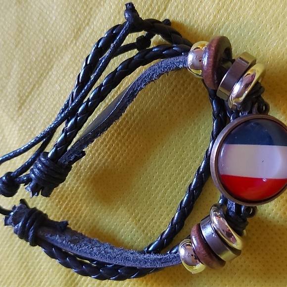 NWOT Ladie's/Men's national flag adjustable bracelet - Picture 4 of 4